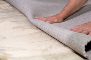 Как правильно постелить ковролин на бетонный пол