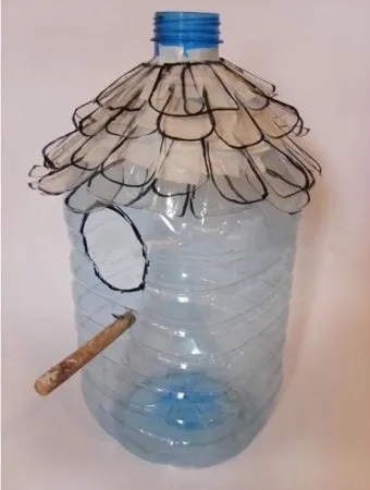 Корзина из пластиковых бутылок