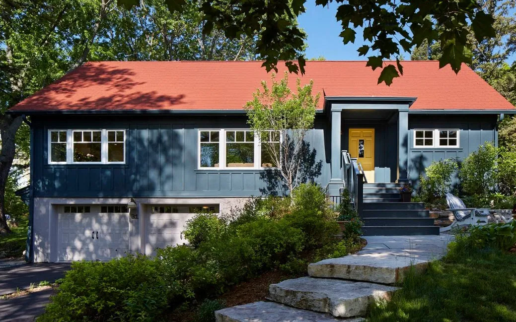 дом с гаражом в скандинавском стиле