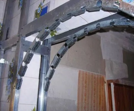 Установка металлических конструкция для монтажа арки