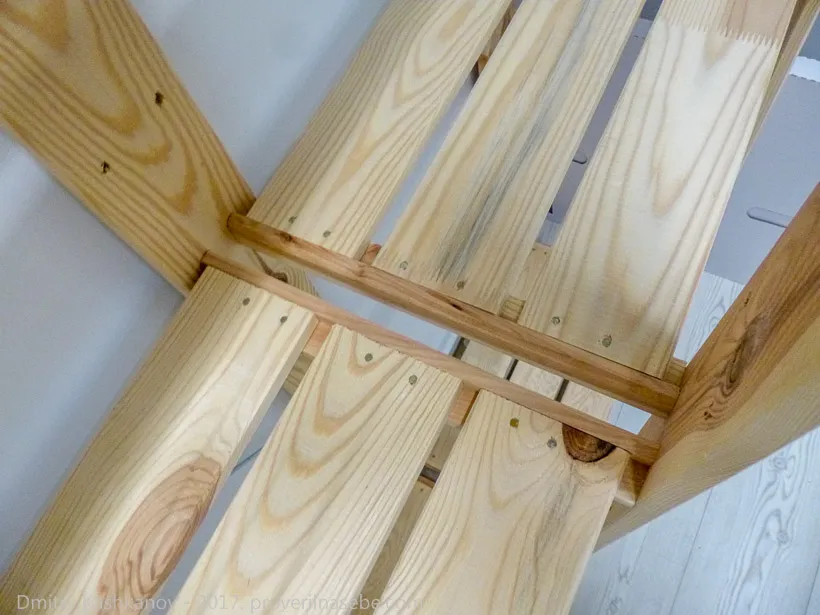 деревянный стеллаж из магазина ИКЕА. устройство