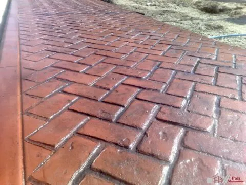 Штампованный бетон с имитацией брусчатки