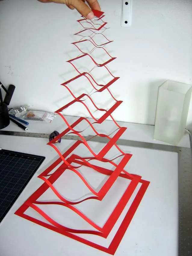 пирамида пружинка из бумаги