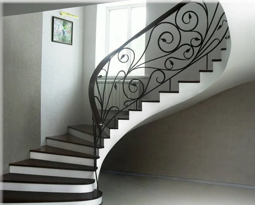 Монолитная лестница в доме