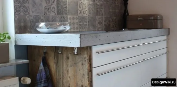 Торец бетонной столешницы на кухне