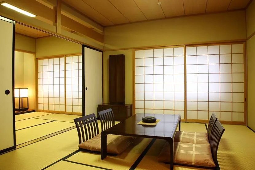 Декорирование помещений в японском стиле однотонными панелями 