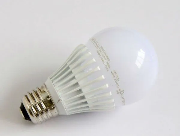 Бра из бумажных цилиндров энергосберегающая лампочка фото