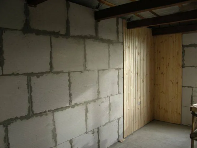 Внутренняя отделка дома из газобетонных блоков: материалы и примеры использования