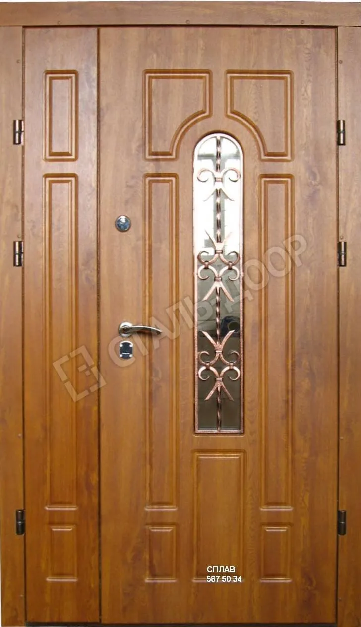 Двустворчатая дверь эконом класс с отделкой МДФ, стеклом и ковкой МТД-2075