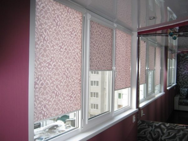 Рулонные шторы на пластиковые окна: как
