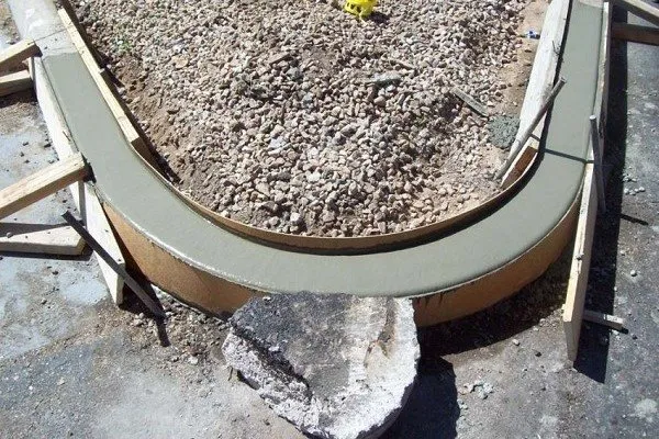 Садовый бетонный бордюр: способы установки