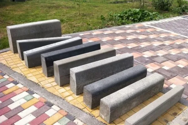 садовый бетонный бордюр