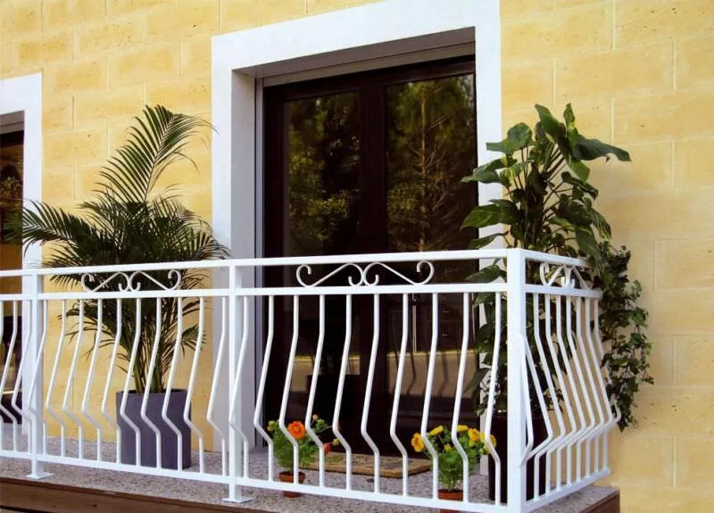 Красивые кованые французские балконы