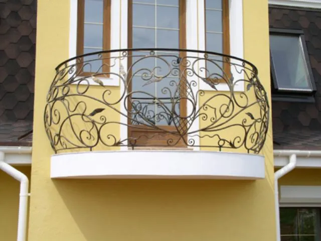 Красивые кованые французские балконы