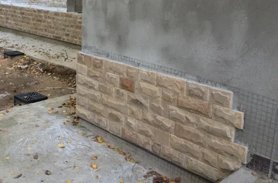 Монтаж бетонного цокольного сайдинга на ЦПС