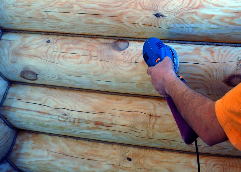 Как и чем покрасить деревянный дом