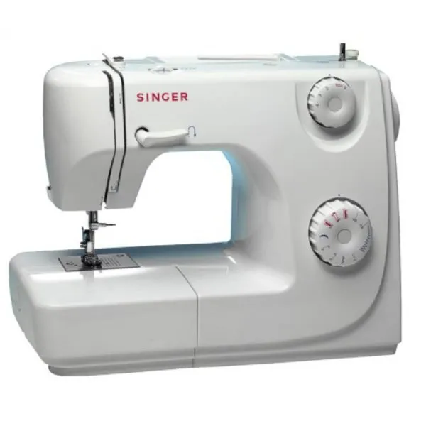 Швейная машинка – основной инструмент, необходимый для создания коврика из старых футболок