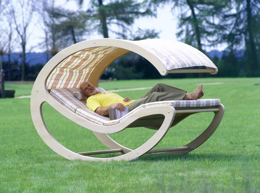 Кресло-кровать с выгнутыми полозьями