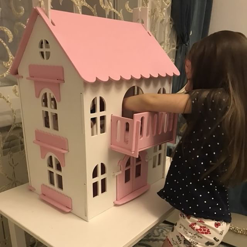 Как покрасить кукольный домик дома