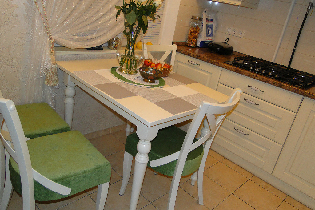 Стол для маленькой кухни: 150+ реальных