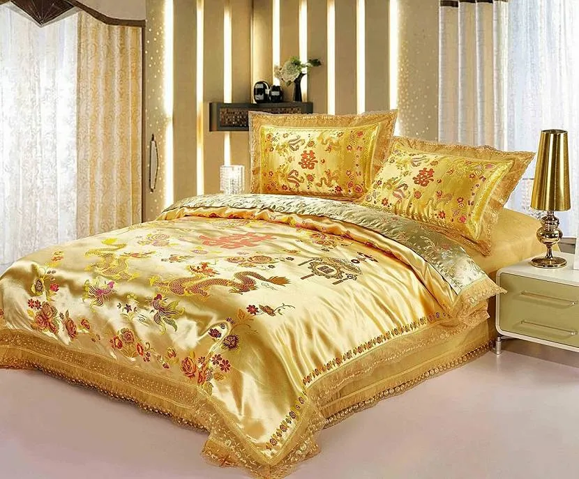 Одеяло с изображением золотого дракона