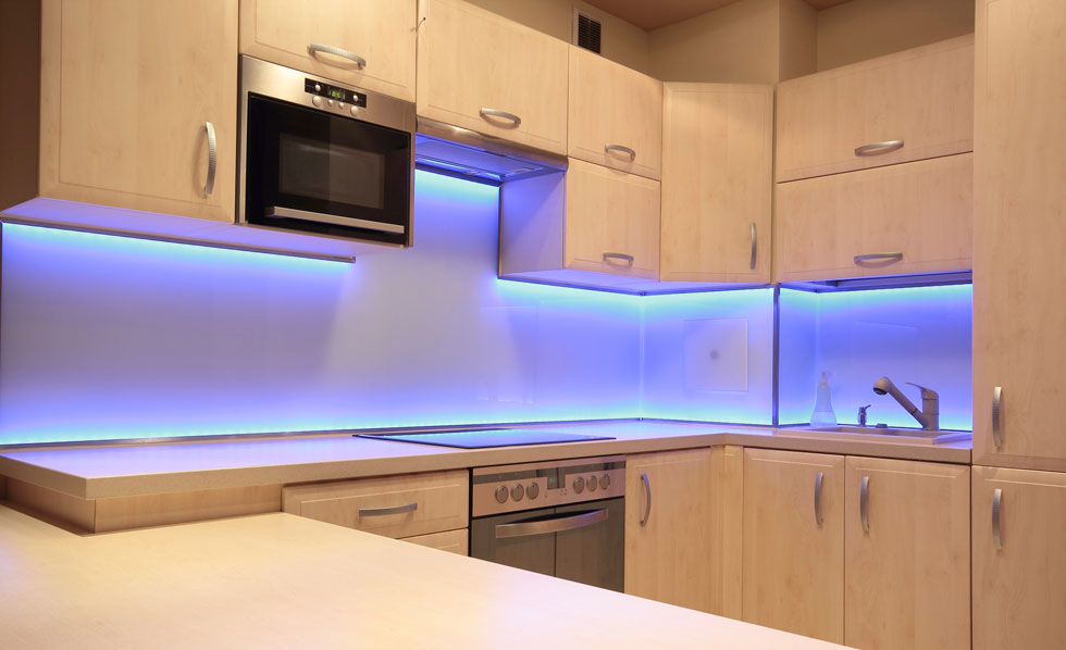Светодиодная подсветка для кухни под
