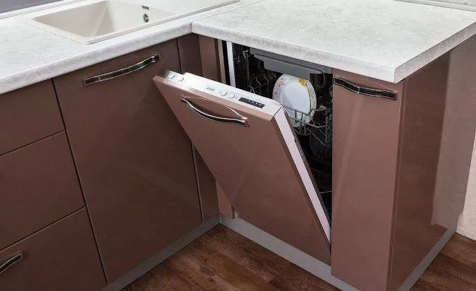 Как встроить посудомоечную машину в готовую кухню: варианты встройки + порядок работ