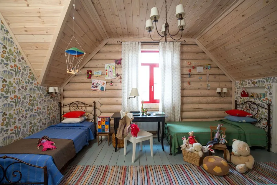 Интерьер детской в деревянном доме
