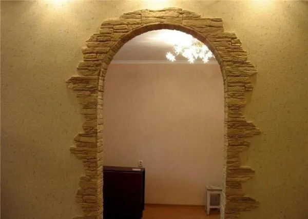 Оформление арочного проема декоративным камнем - стильное решение для современных интерьеров