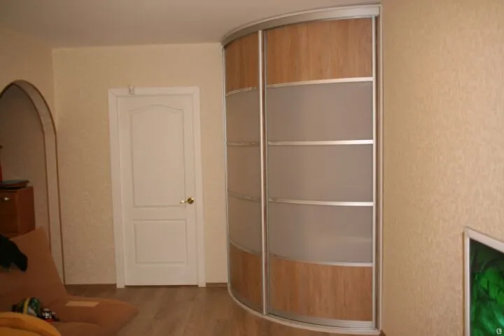 Встроенный угловой шкаф - самый простой в сборке