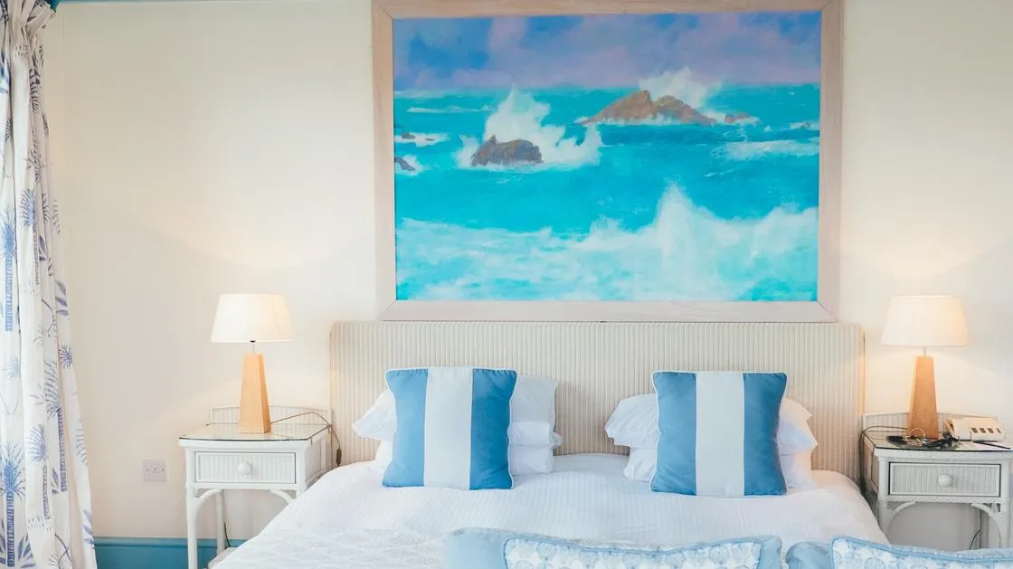 Изображение моря в бирюзовых тонах для спальной комнаты