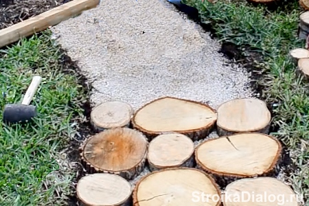 Как сделать дорожку из спилов дерева