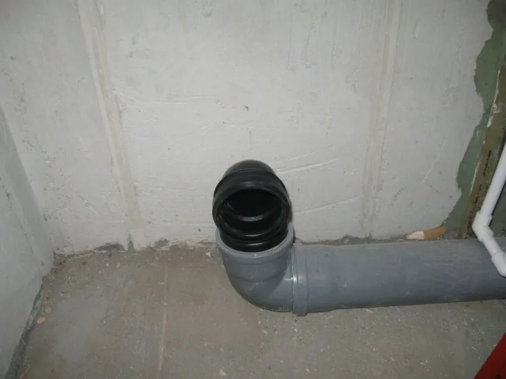 Как закрыть трубы в туалете - фото популярных способов
