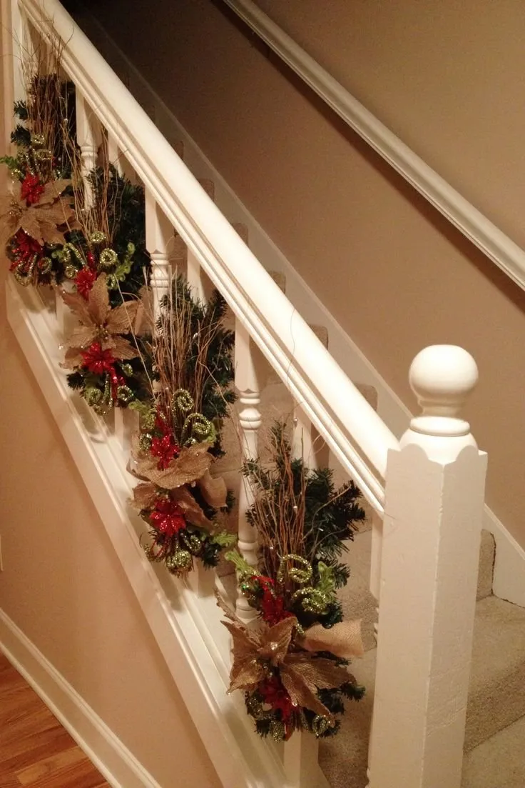 Декоративная лестница новогодний декор
