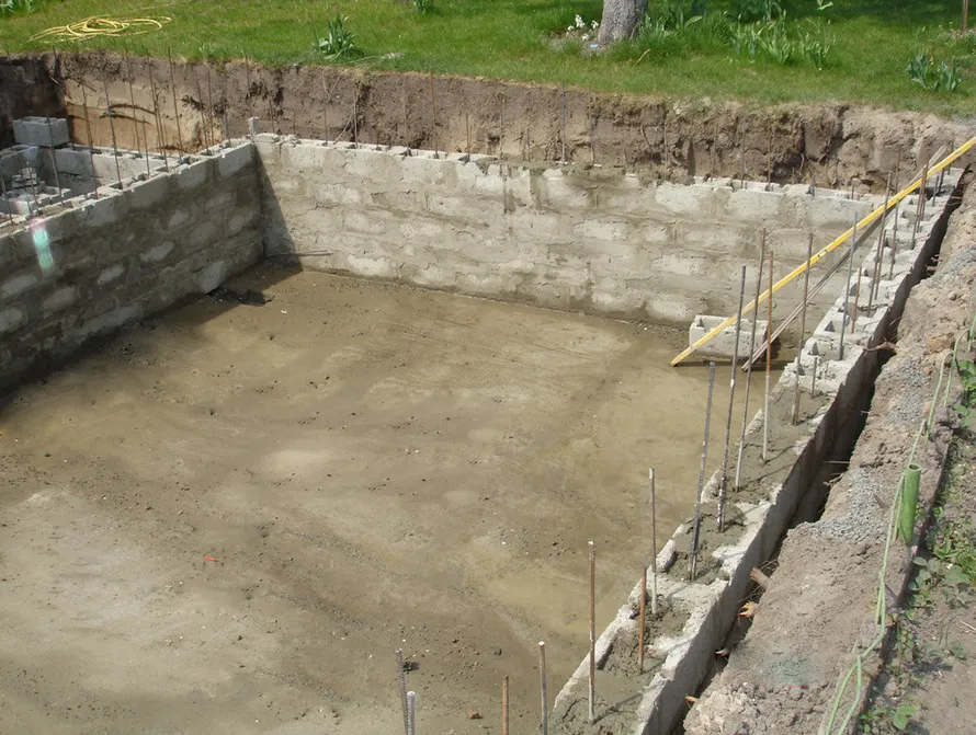 Бассейн для бани из кирпича или блока: тонкости самостоятельного строительства. Стоимость строительства бассейна на участке: примеры расчетов