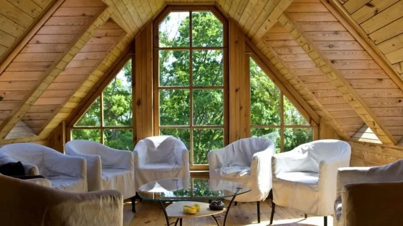 Оригинальные варианты интерьера деревянного дома