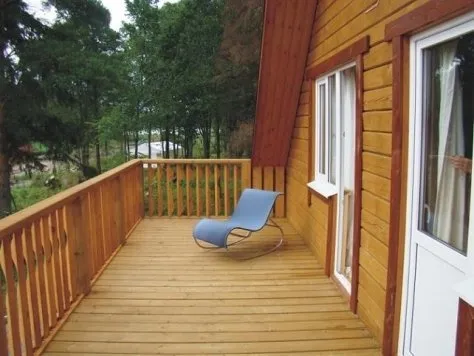 На фото: балкон – идеальное место для отдыха в летний период