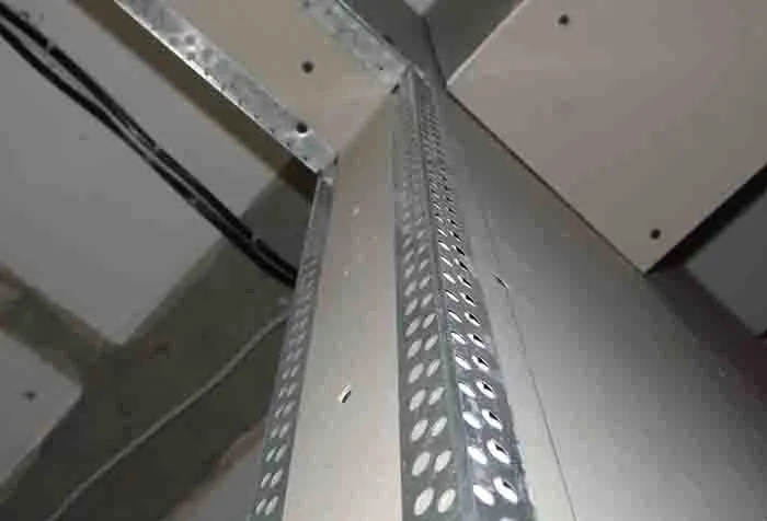 Алюминиевые уголки на гипсокартон