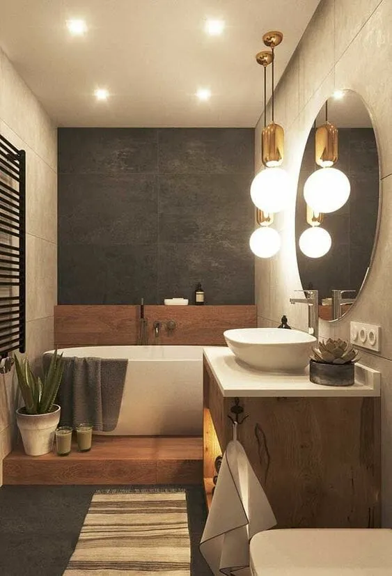 деревянная ванная комната с отдельно стоящей ванной