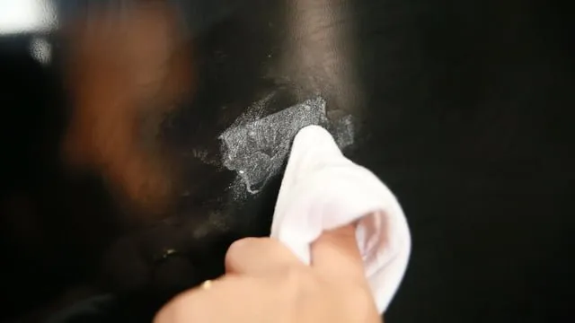 Как убрать следы от скотча на пластике, как убрать с пластика двухсторонний скотч