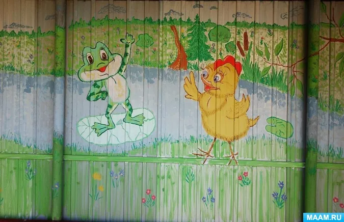 Рисунки на веранде в детском саду