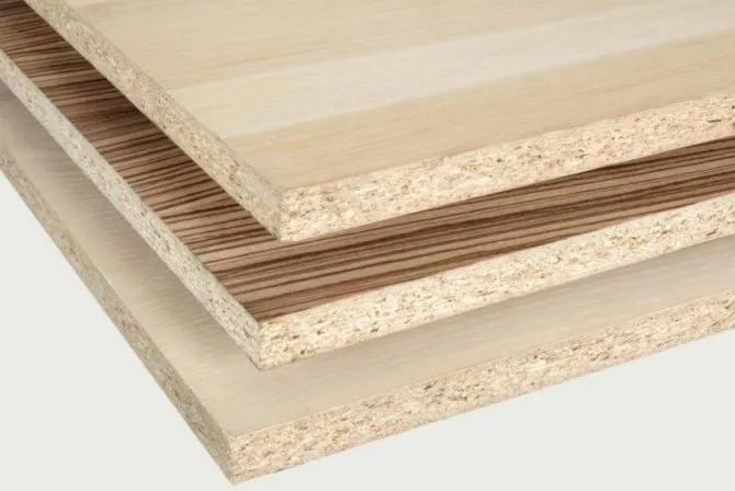Поверхность ламинированной древесностружечной плиты может имитировать натуральное дерево