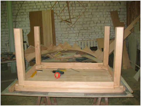 изготовление деревянного стола