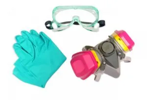 Респиратор, очки и перчатки для малярных работ