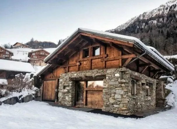 Такие каменно-деревянные дома в Европе строили издревле