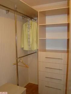 Простое решение по обустройству угловой гардеробной Wardrobe Cabinet Bedroom, Bedroom Cabinets, Pantry Closet, Diy Kitchen Storage