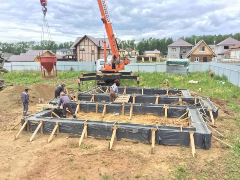 Буронабивной фундамент с ленточным ростверком