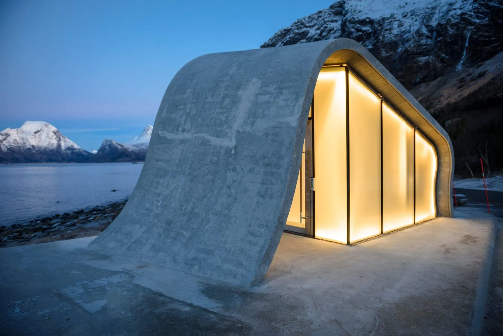 ureddplassen-norwegian-scenic-route-haugen-zohar-architecture-public-leisure_dezeen_2364_col_6-1704x1137