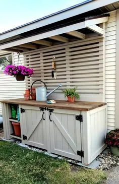 Potting Bench painted with Wagner Flexio and Sherwin Williams Perfect Greige {Reality Daydream} Potting Bench Plans, Potting Sheds, Repurposed Potting Bench Ideas, Picnic Bench