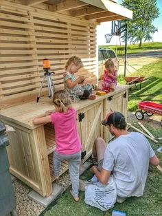 Family project... potting bench with garbage can enclosure {Reality Daydream} Diy Garden Table, Garden Sink, Outdoor Diy Projects, Backyard Garden, Potting Benches